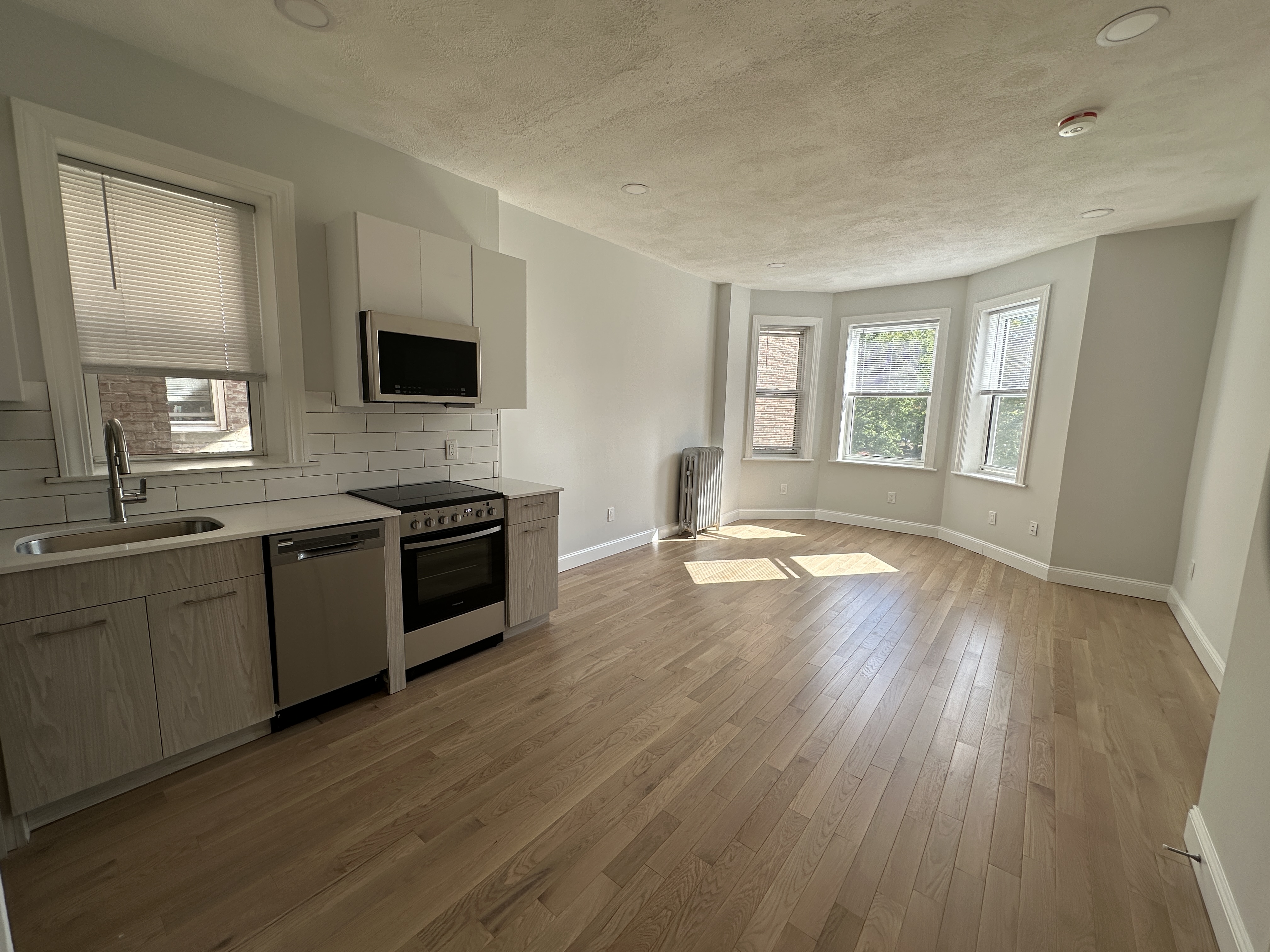 104 Queensberry St, Fenway