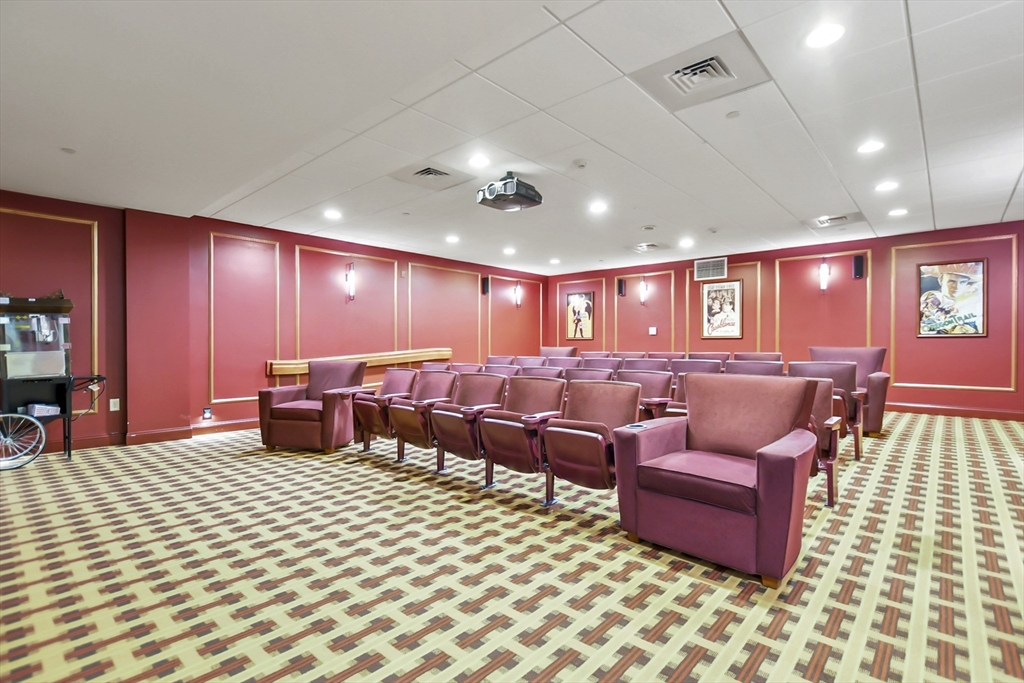 1275 Turnpike St, North Andover