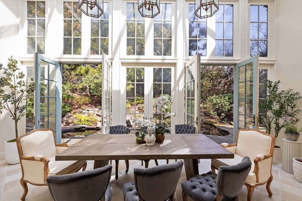 120 Cabot St, Chestnut Hill