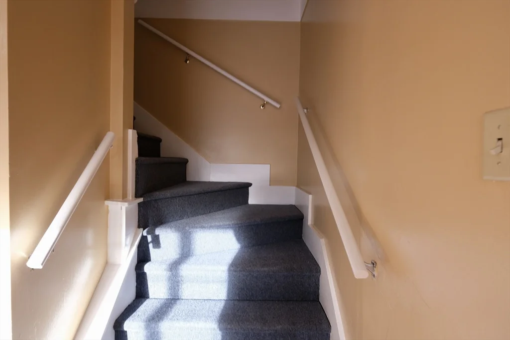 26 Cleveland St, Dedham