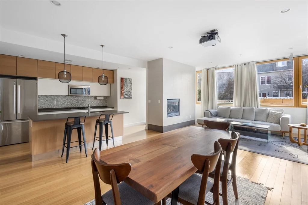 210 Bolton St, South Boston