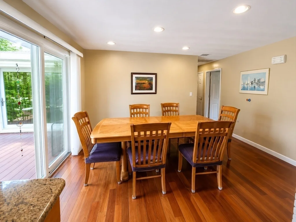 15 Leonard Rd, Framingham