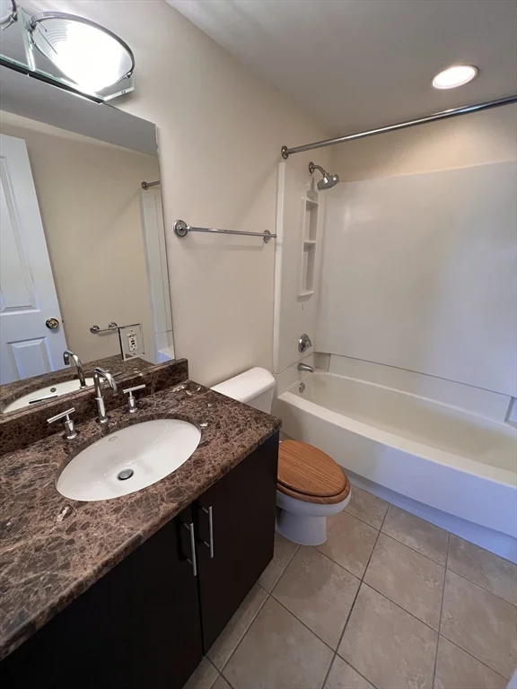 8 Museum Way, East Cambridge