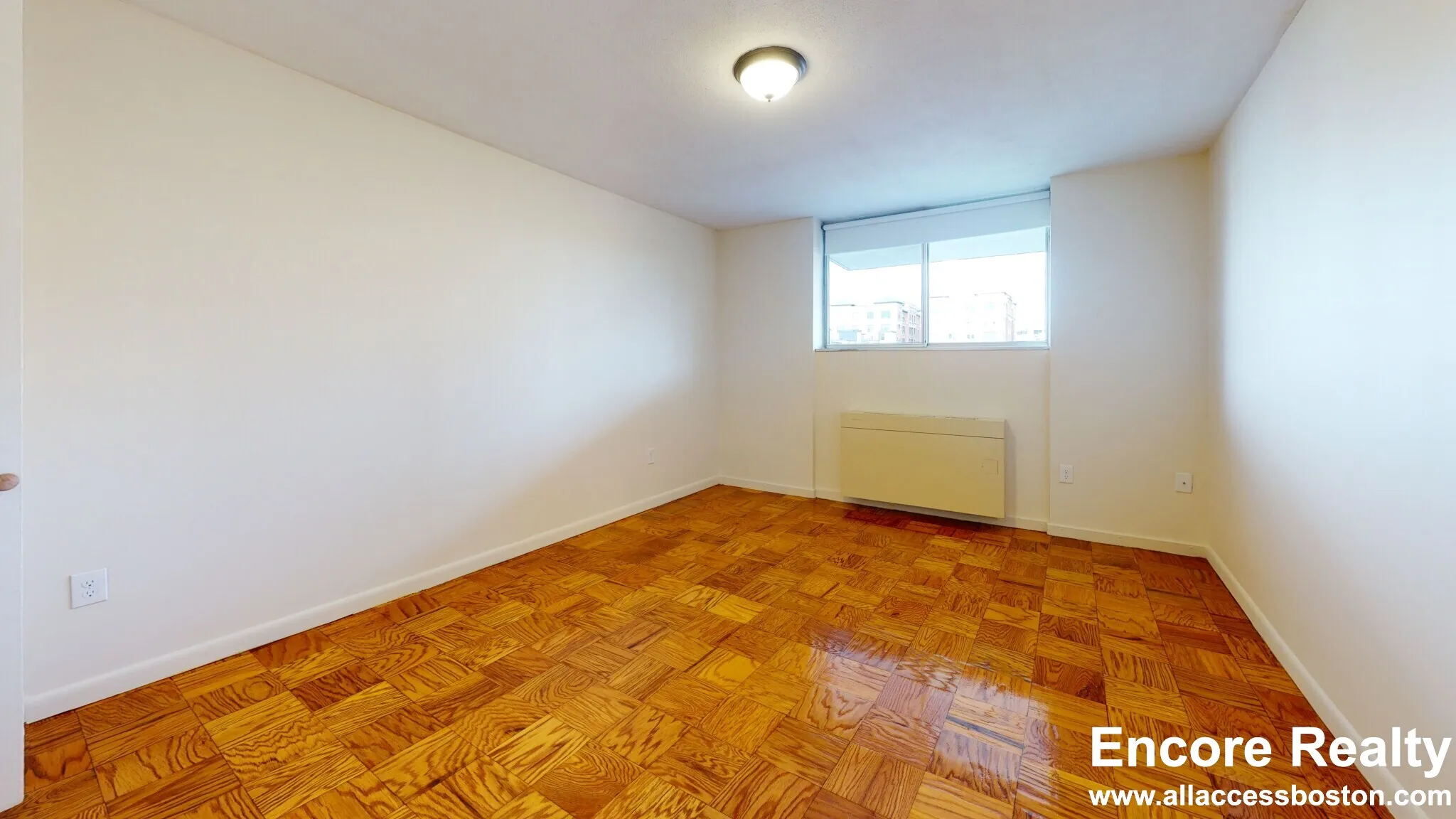 101 Monmouth St, Longwood