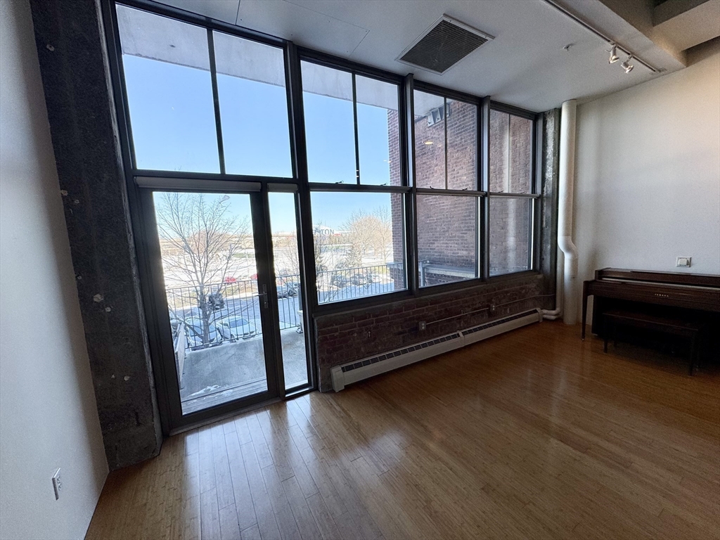 156 Porter, East Boston