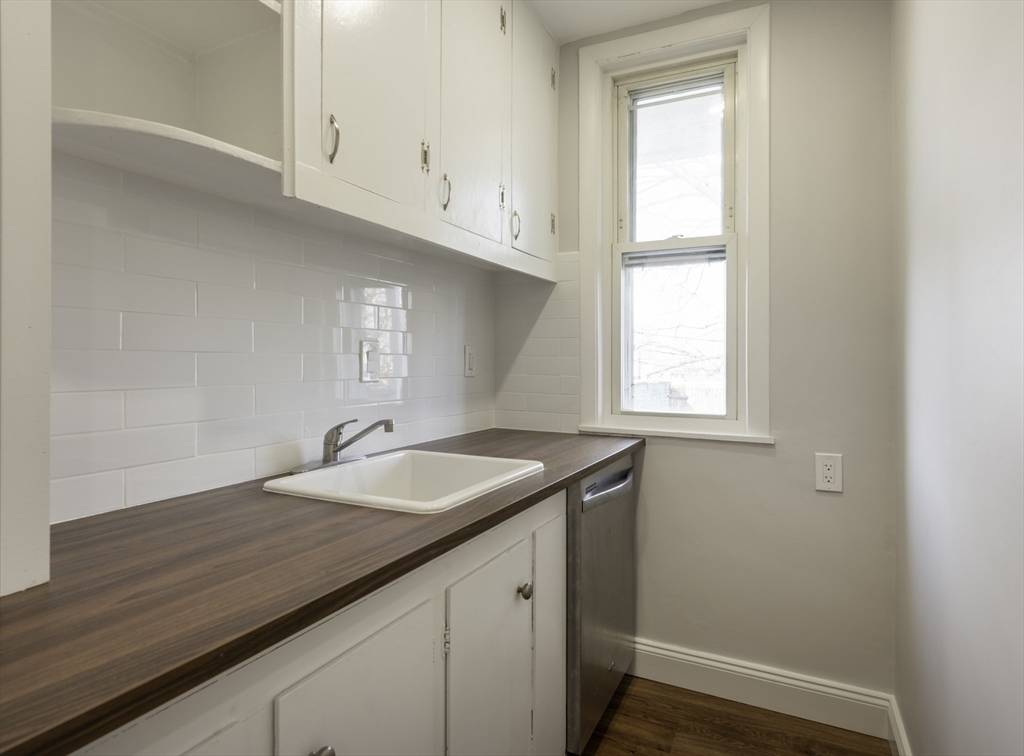 106 Byron St, East Boston