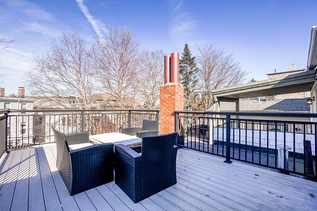 28 Telegraph St, South Boston