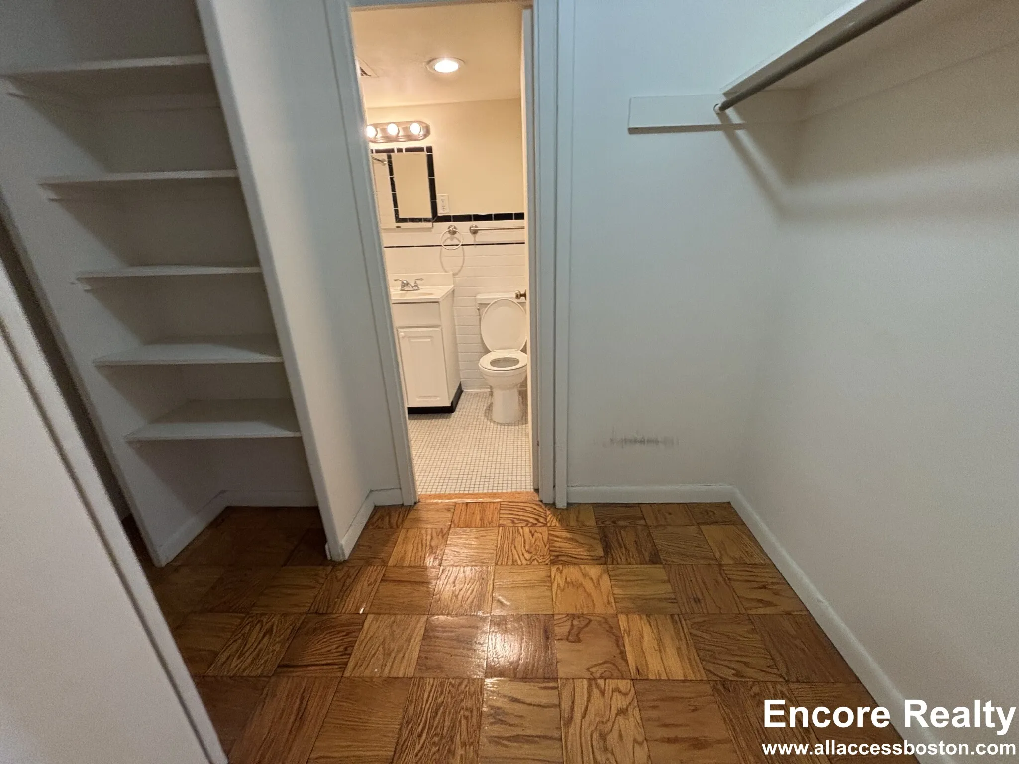 101 Monmouth St, Longwood