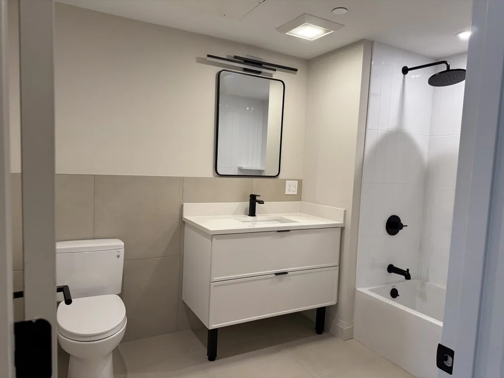 100 Lincoln, Brighton