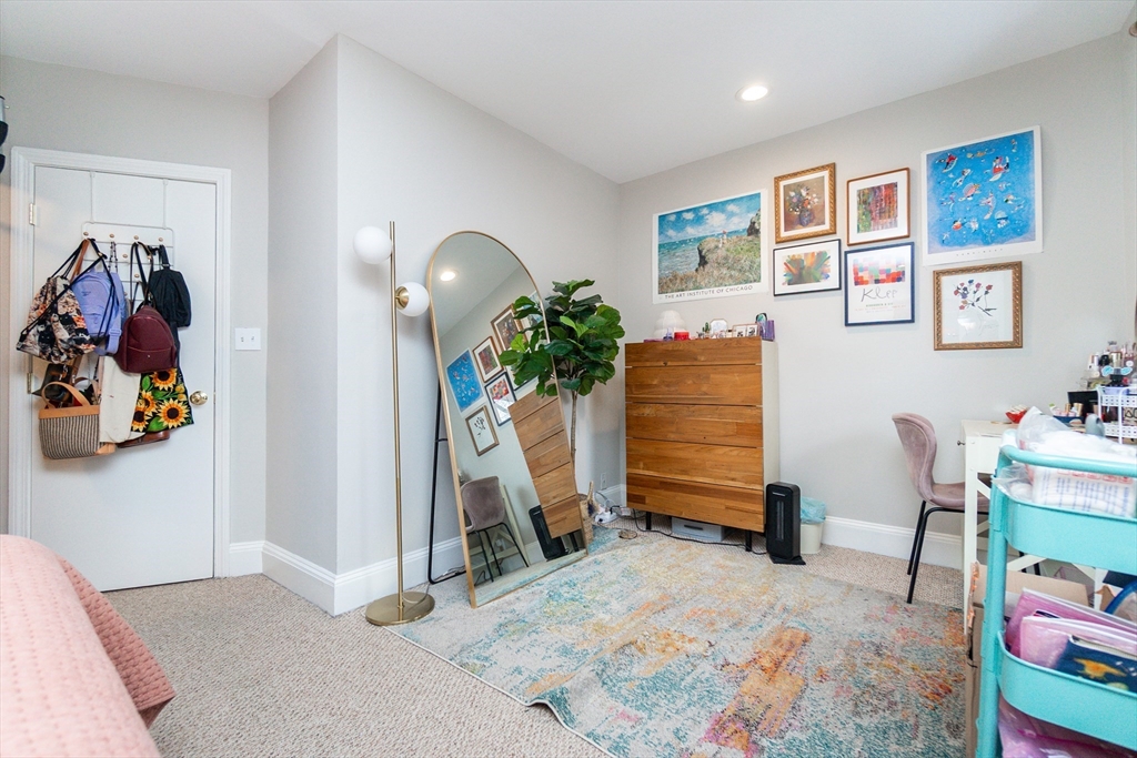 209 W Newton, South End