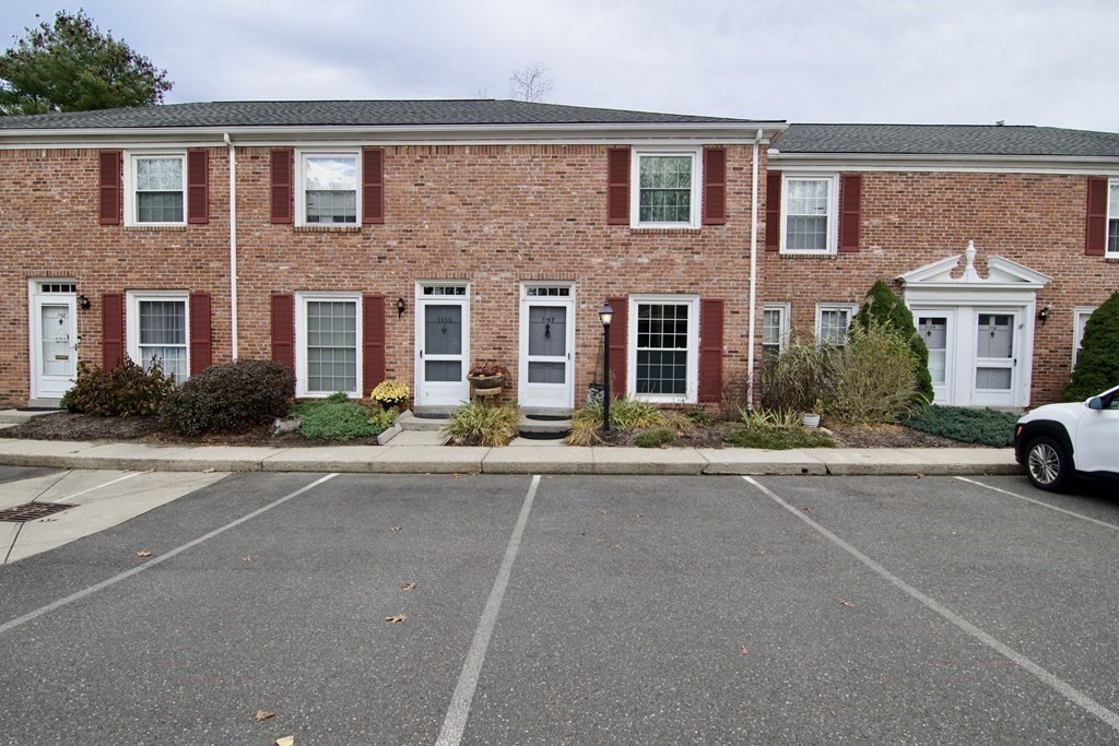 1157 Dickinson St, Forest Park