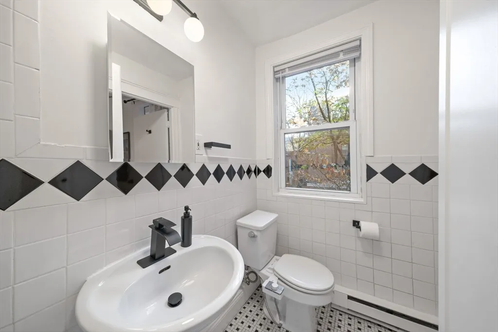 102 Revere St, Beacon Hill