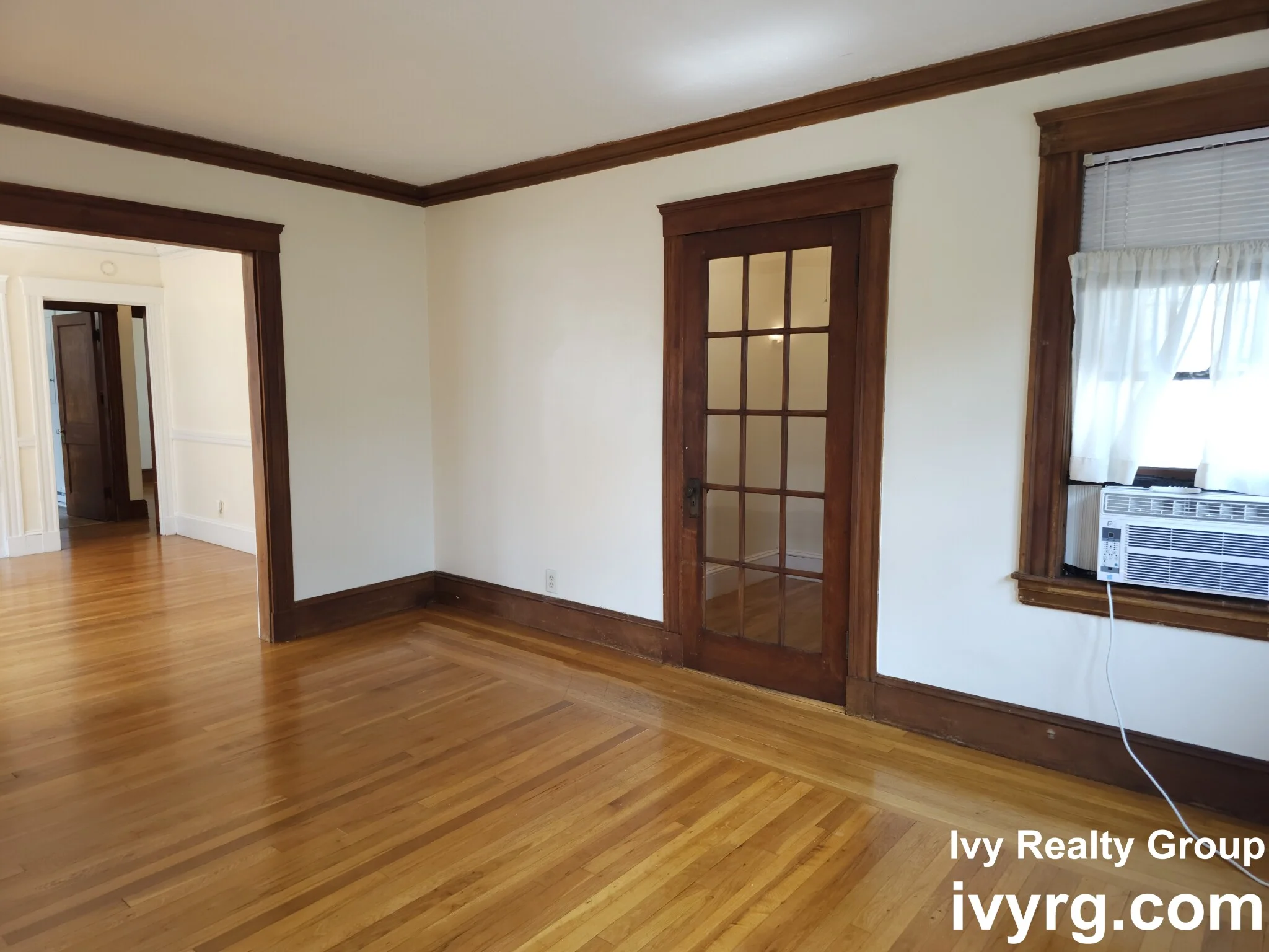 28 Rawson Rd, Arlington