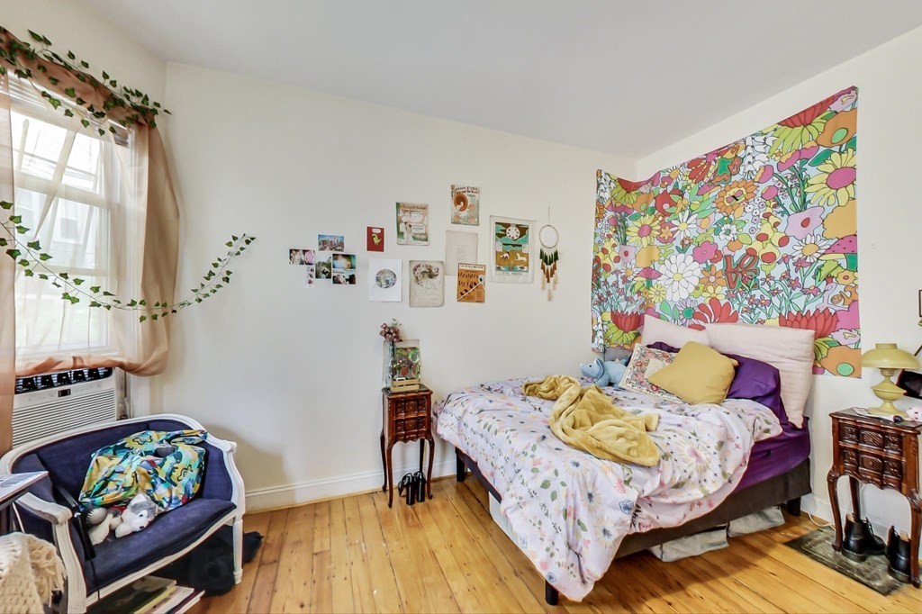 47 Hillside St, Mission Hill