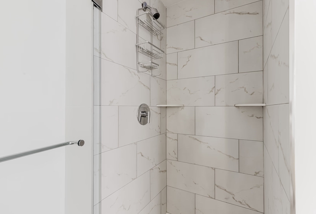 154 Broadway, East Somerville