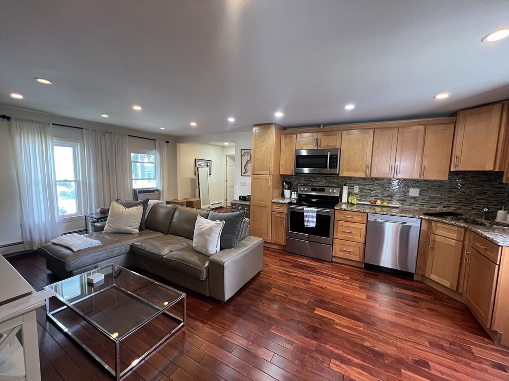 37-39 Spruce St, Winchester