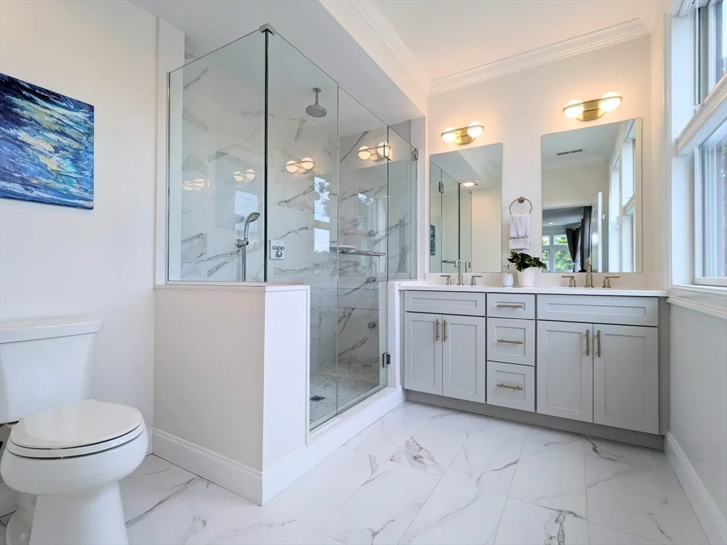 4281 Washington St, Roslindale