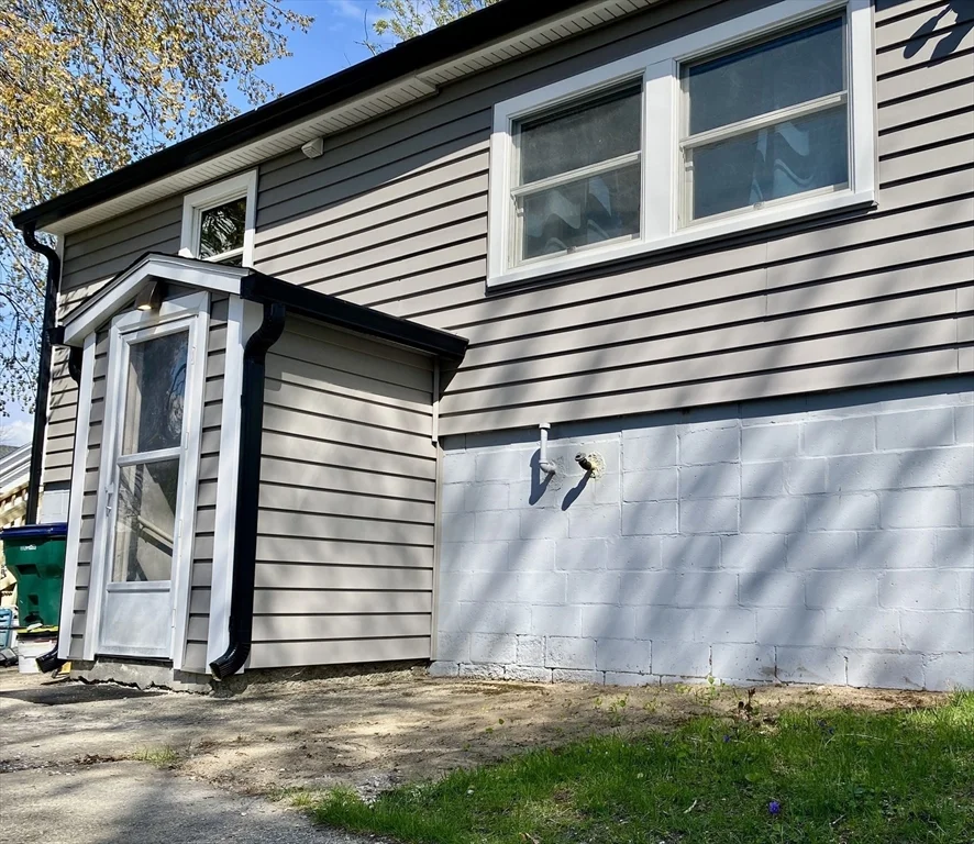 35 Denton St, Lowell