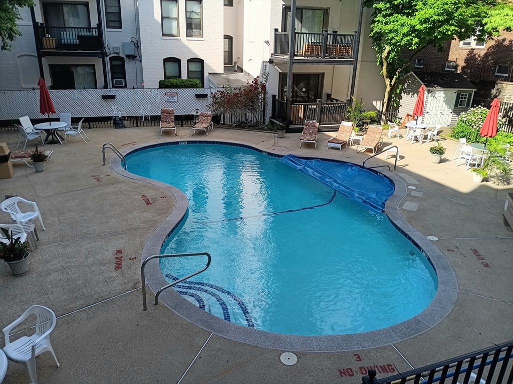 4 Commonwealth Ct, Brighton