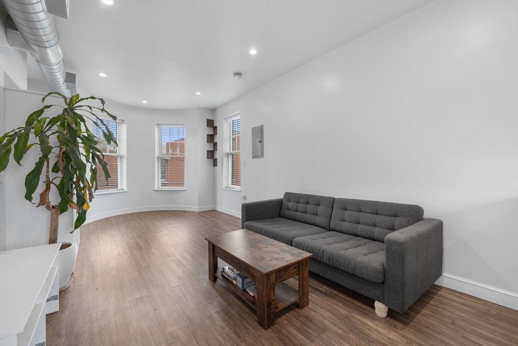 105 Broadway, Chelsea