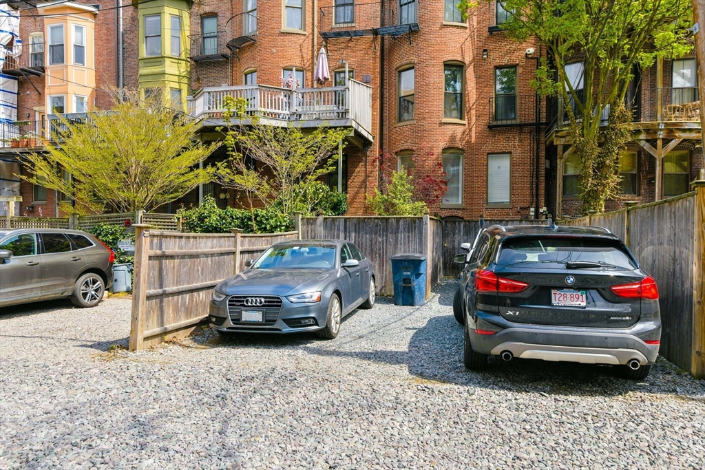 14 Braddock Park, South End