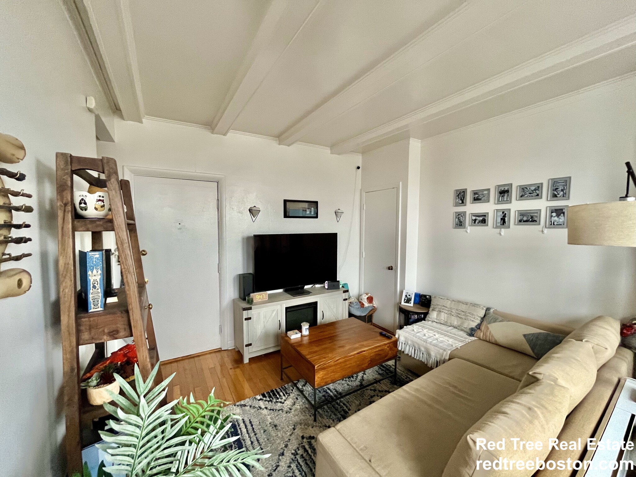 26 Commonwealth Tr, Brighton