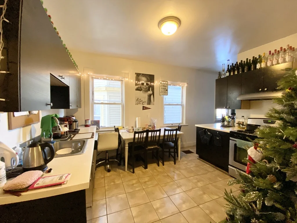 72 Calumet St, Mission Hill