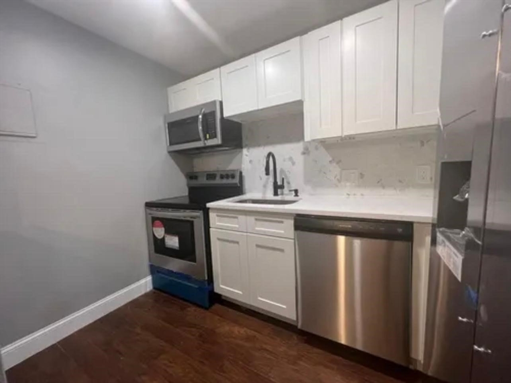 16 Erick Rd, Mansfield