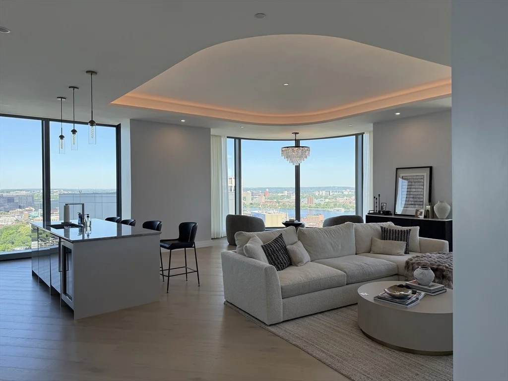 1 Dalton St, Back Bay
