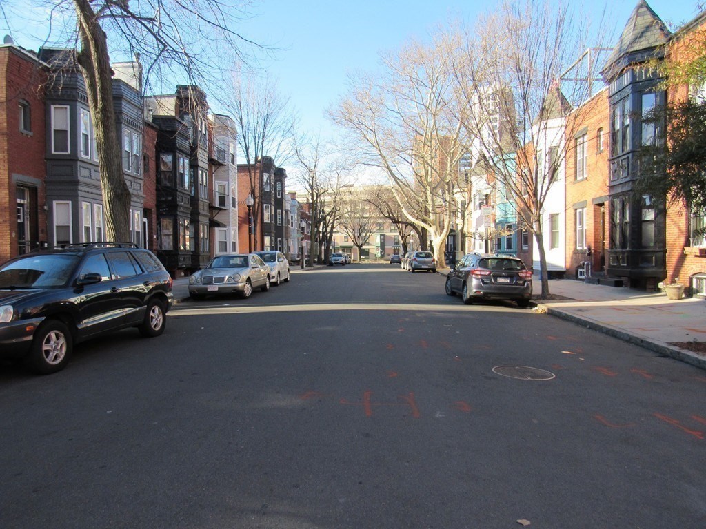 8 Greenwich St, Mission Hill