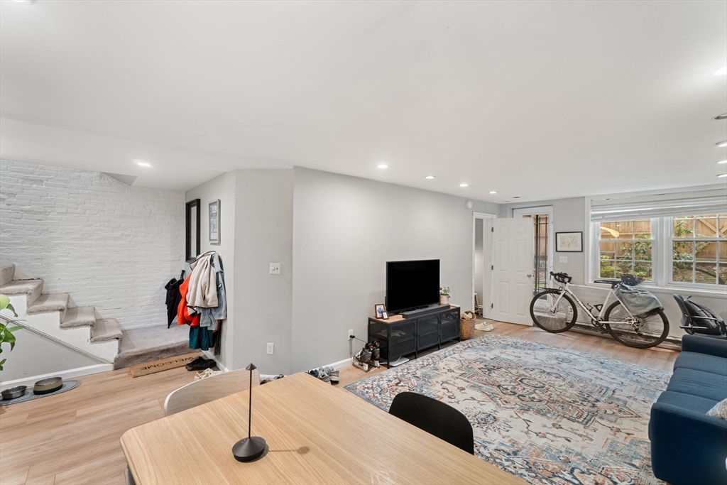 81 Waltham St, Boston