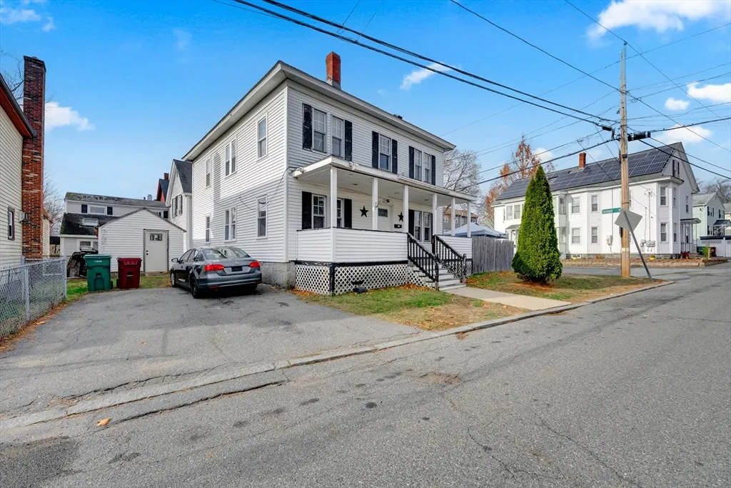 130 Dalton St, Lowell