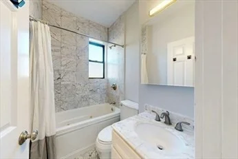 75 Burbank St, Fenway