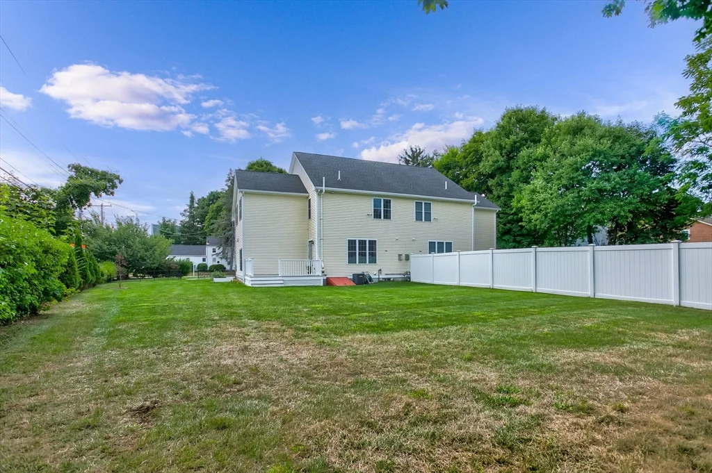 3 Hawthorne St, Woburn