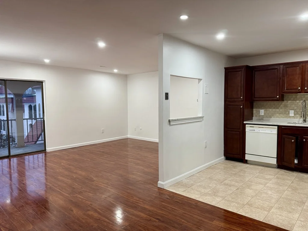 685 Oak St, Brockton