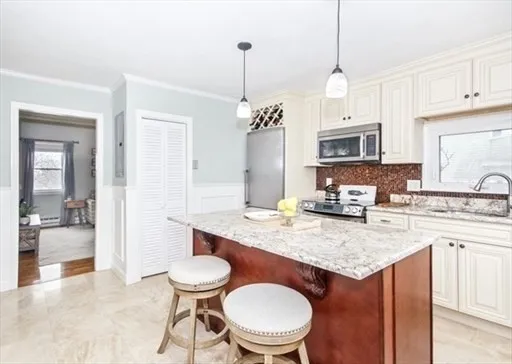 370 Bunker Hill St, Charlestown