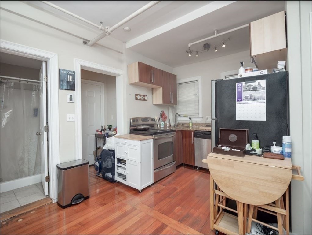 97 College Ave, Somerville