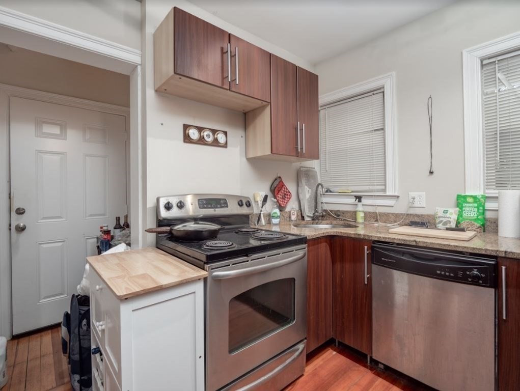 97 College Ave, Somerville