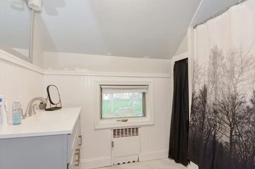 90 Dean Ave, Franklin