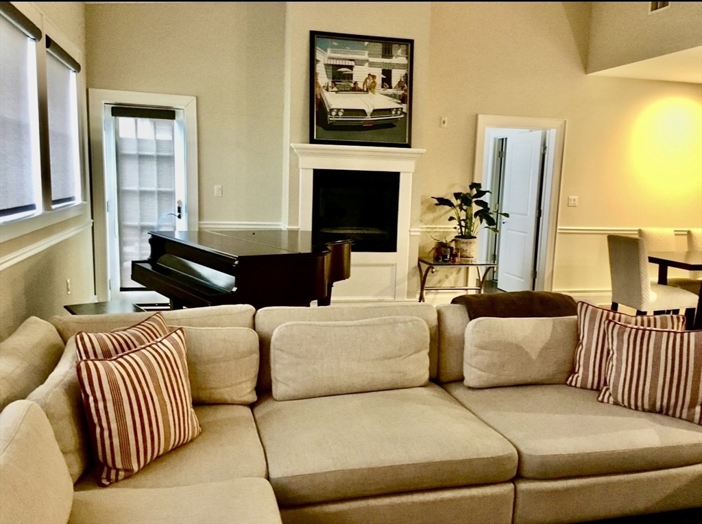 616 E 4th St, South Boston