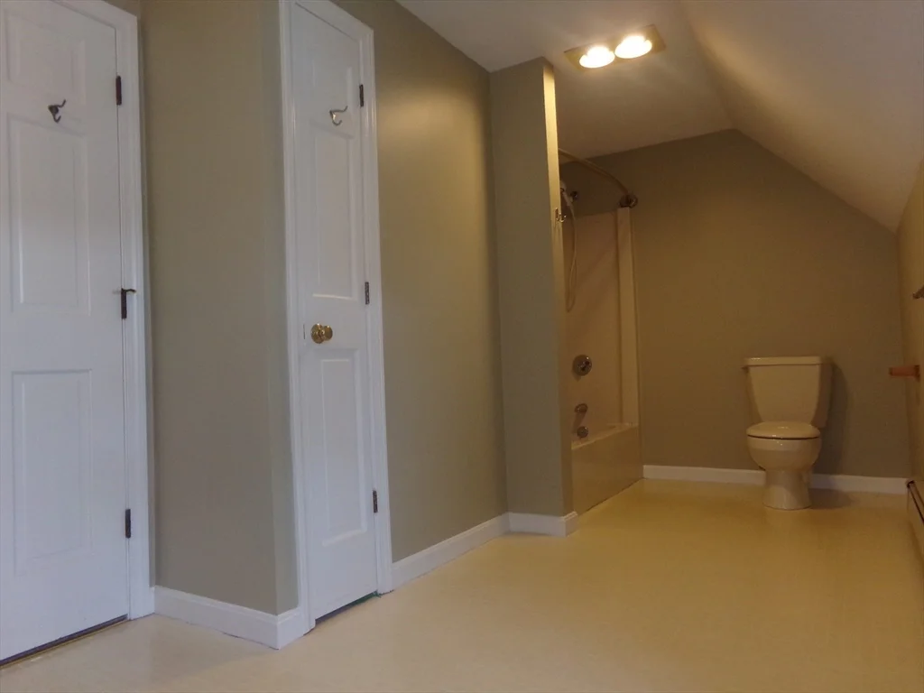 162 Middlesex Ave, Wilmington