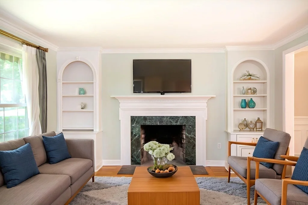 45 Old Pasture Rd, Cohasset