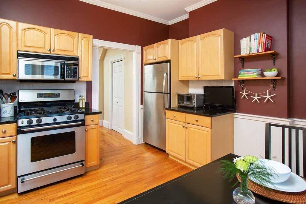 18 Hunt St, Watertown