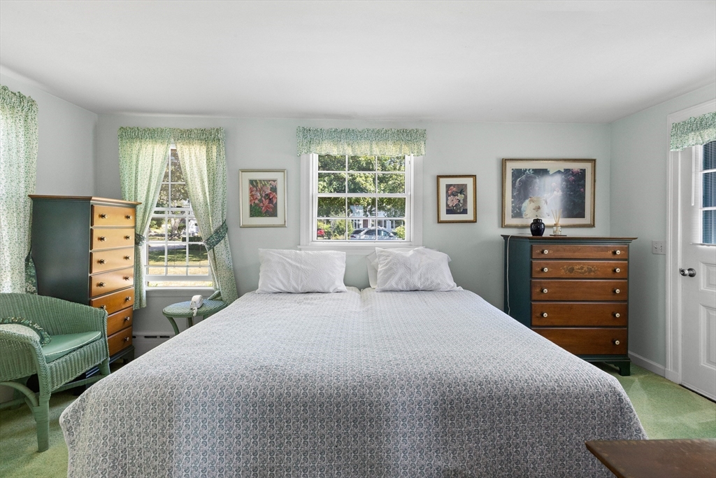 37 Marmion Way, Rockport