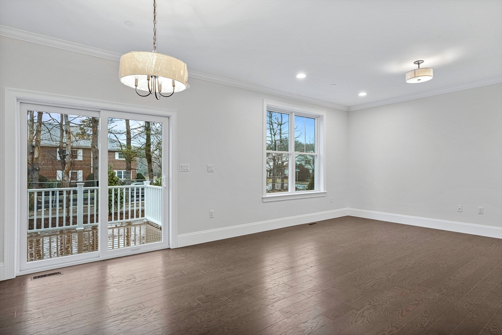 15 Lily Pond Ln, Lexington