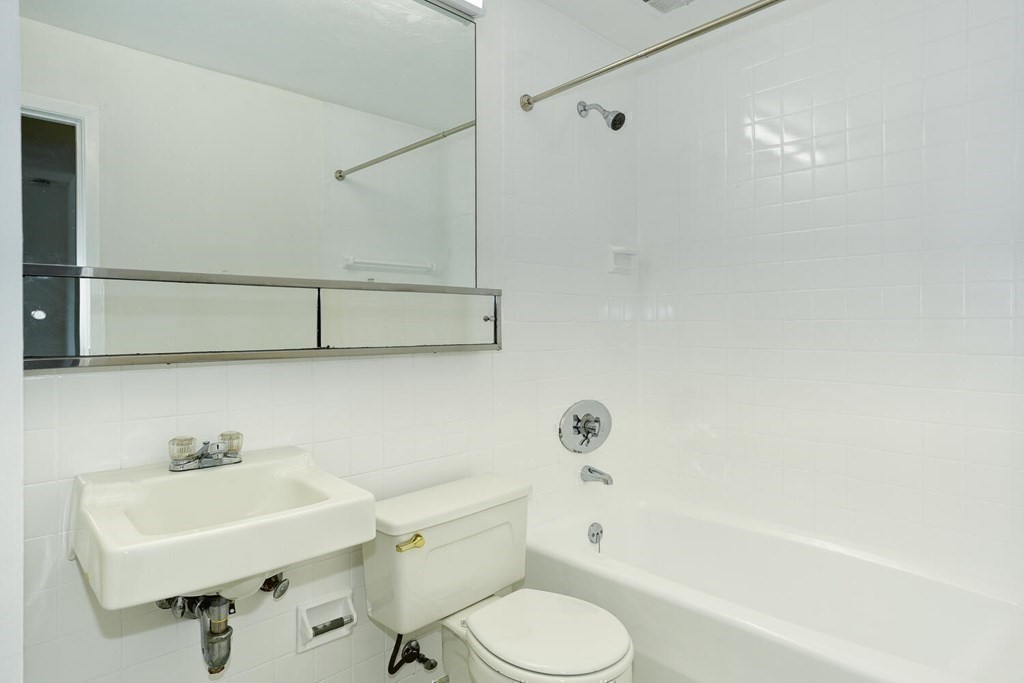 1643 Cambridge St, Cambridge