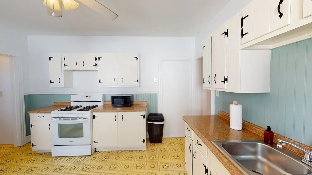 30 Roseclair, Boston