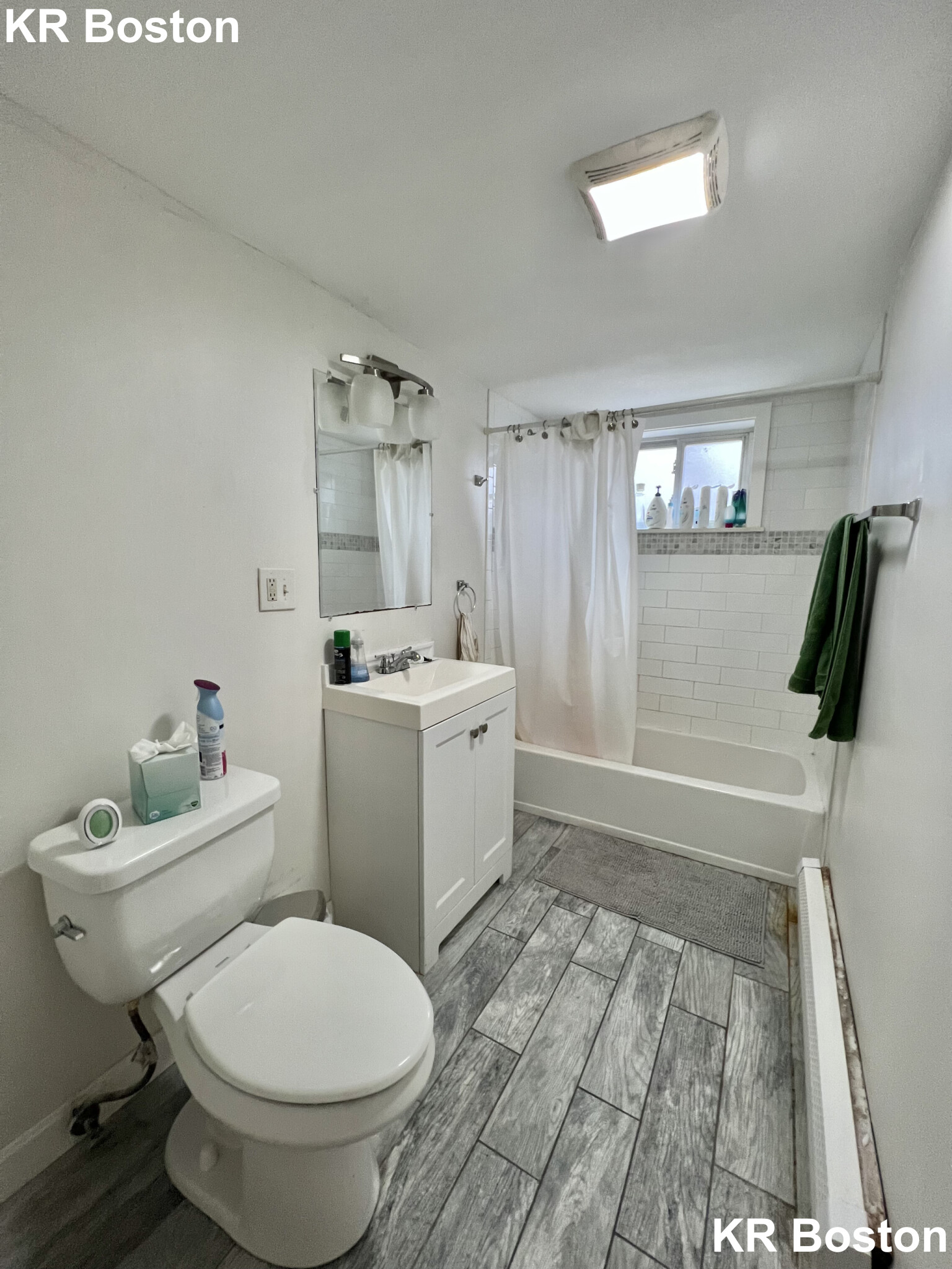 2 bed, 1 bath apartment for rent at 67 Chiswick Rd Unit 1,, Brighton — photo 2 of 3