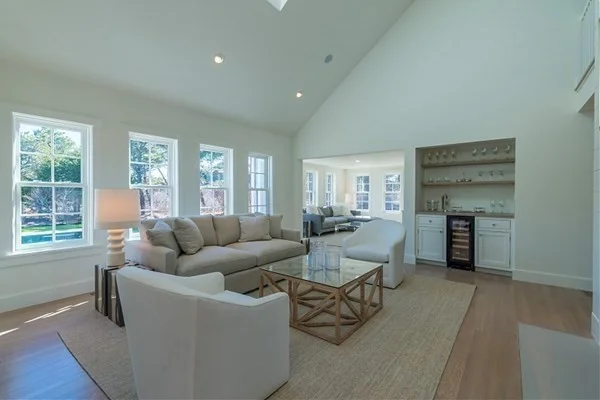 12 Pond View Dr, Nantucket