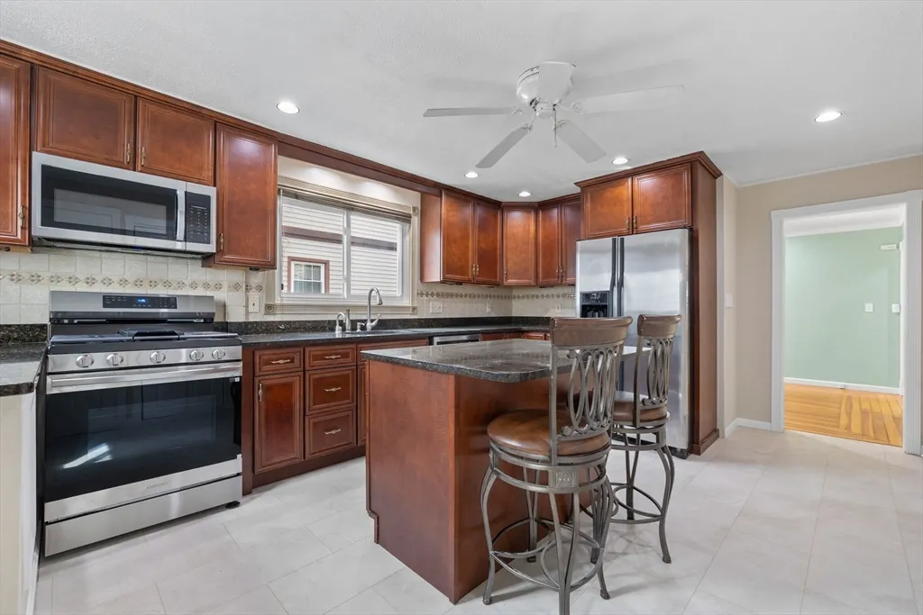 17 Wheeler Ave, Medford